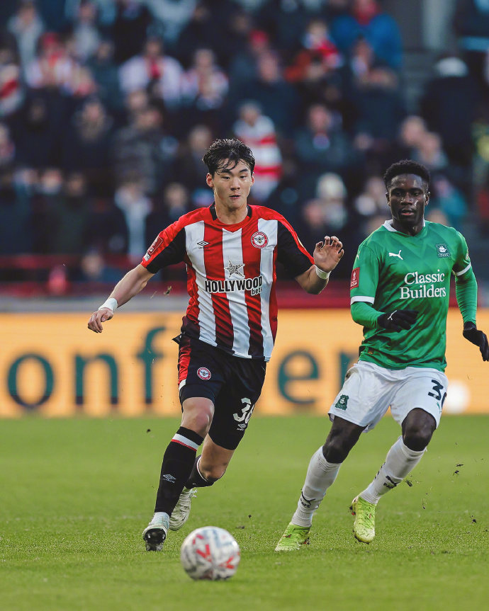 韩国轻取西班牙,伊布带队取胜 韩国轻取西班牙,伊布带队取胜