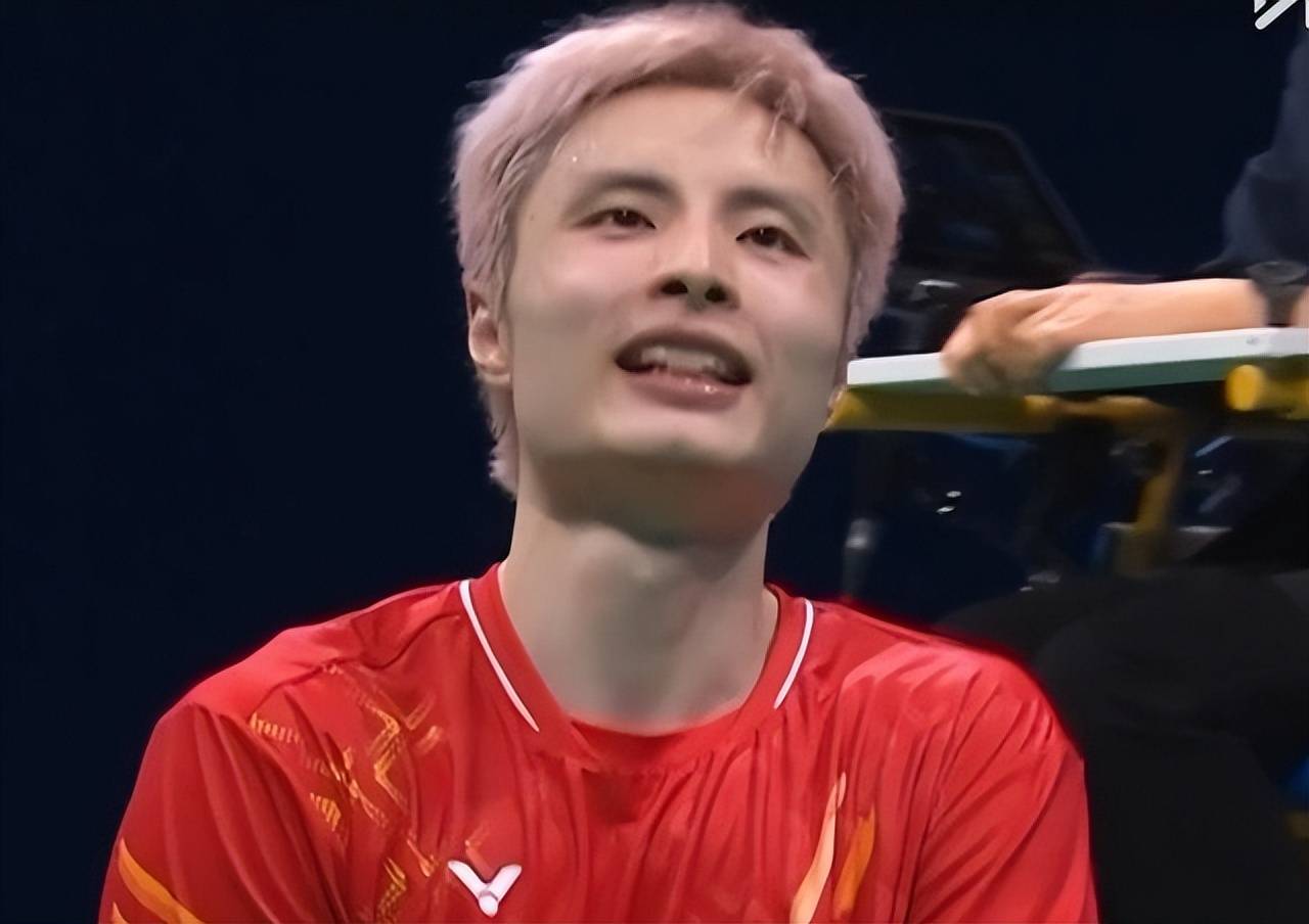 印尼队翻盘日本队,石宇奇统治全场 印尼队翻盘日本队,石宇奇统治全场