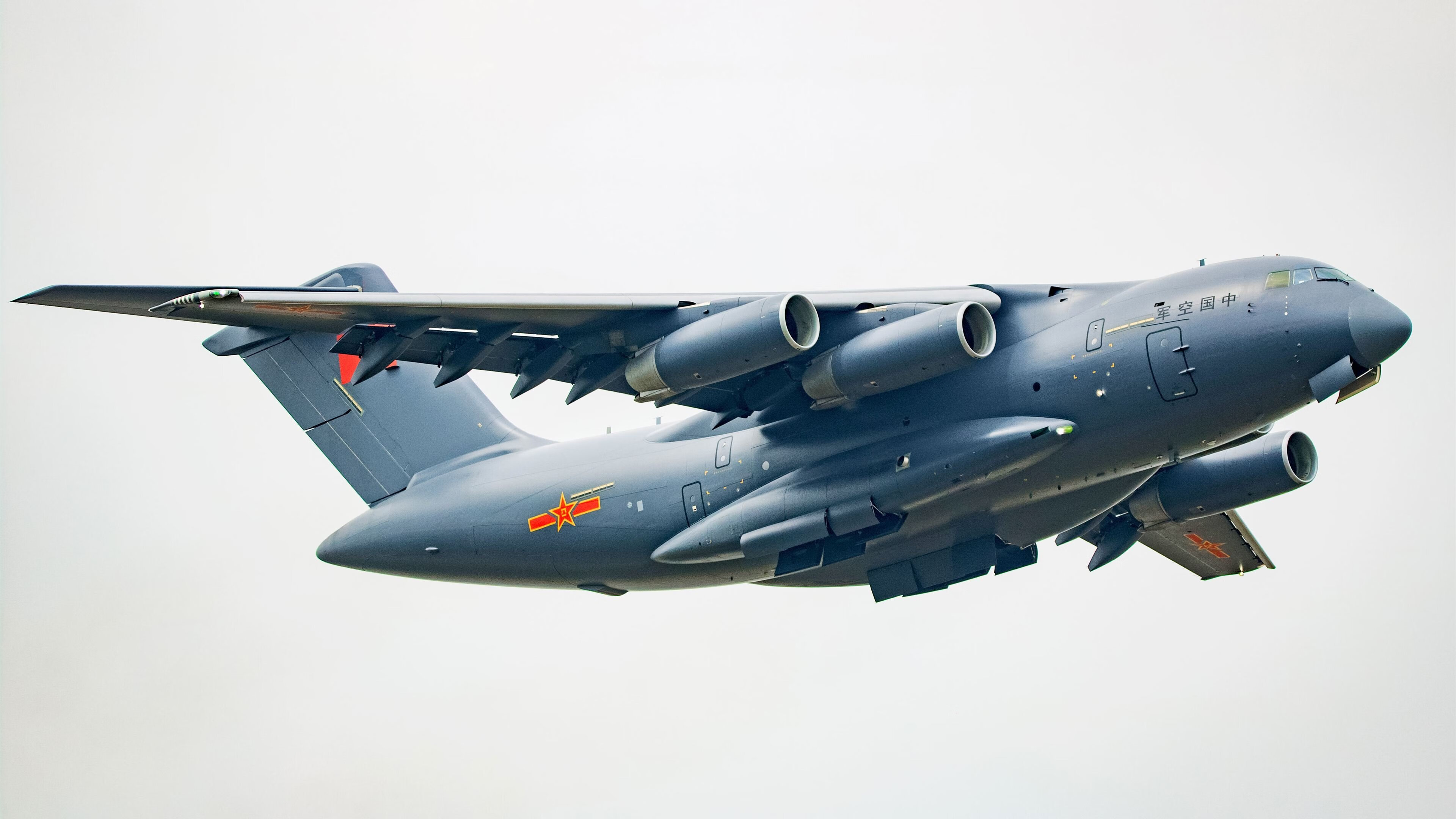 绝杀时刻，索伯车队逆袭红牛，维斯塔潘高光表现徒留遗憾