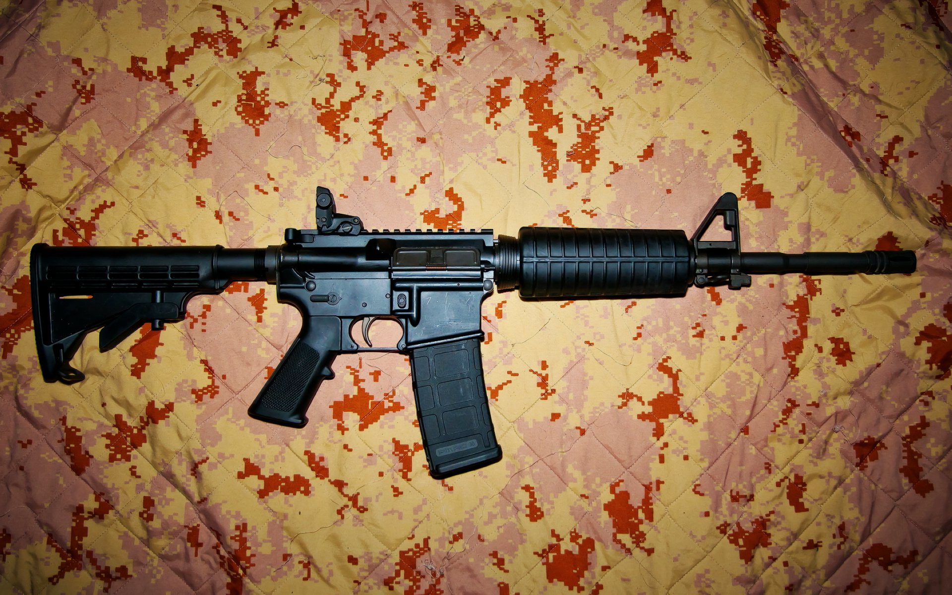 西北狼群夜袭东北虎,霍勒迪利爪撕裂吉林防线